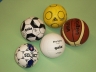 Sportovní hala - míče pro různé sporty